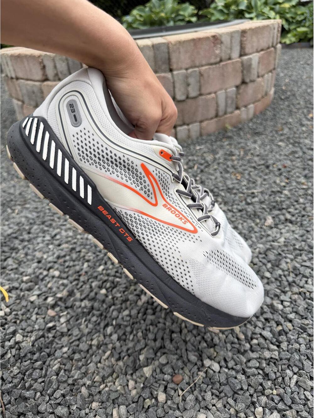 Brooks Beast GTS 23 Grey Scarlet Size 14 Extra Wide - Picture 5 of 5
